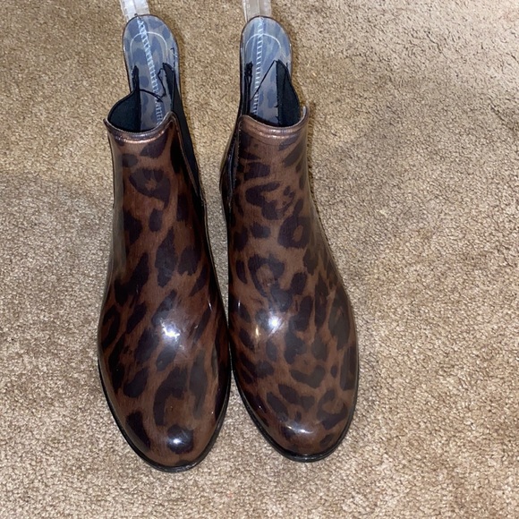 Storm Shoes - Leopard print boots